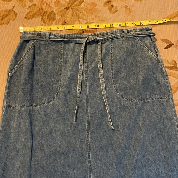 Long Denim skirt by St. John’s bay 16 petite - Picture 3 of 6